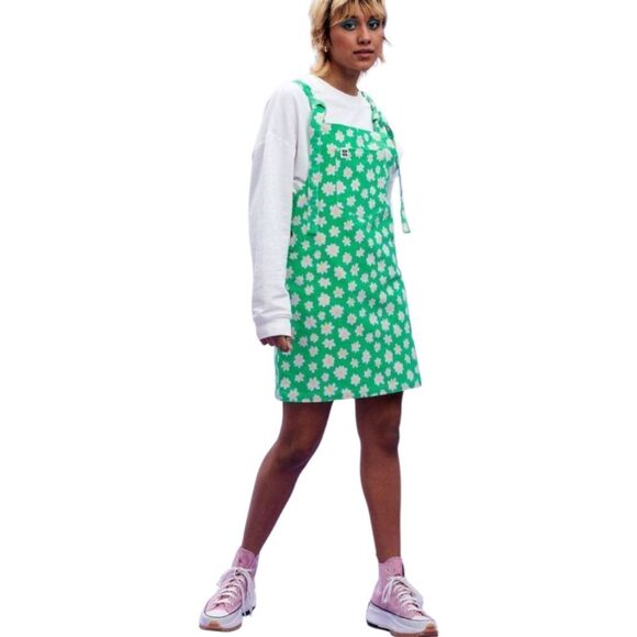 Lucy & Yak Dresses & Skirts - LUCY & YAK Whoopsy Daisy floral green corduroy mini pini pinafore dress 2X